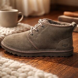 UGG Men's size 9 Brown Chukka Boots